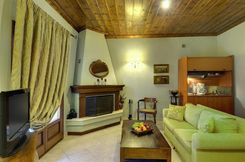 Iatrou Guesthouse Portaria  Room photo